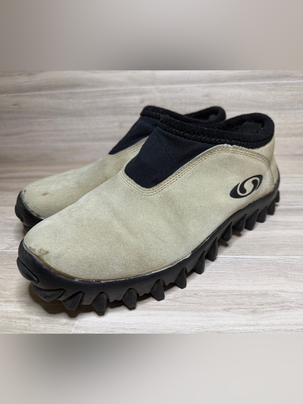 Men’s Salomon Contagrip Vintage 2000s Size 9